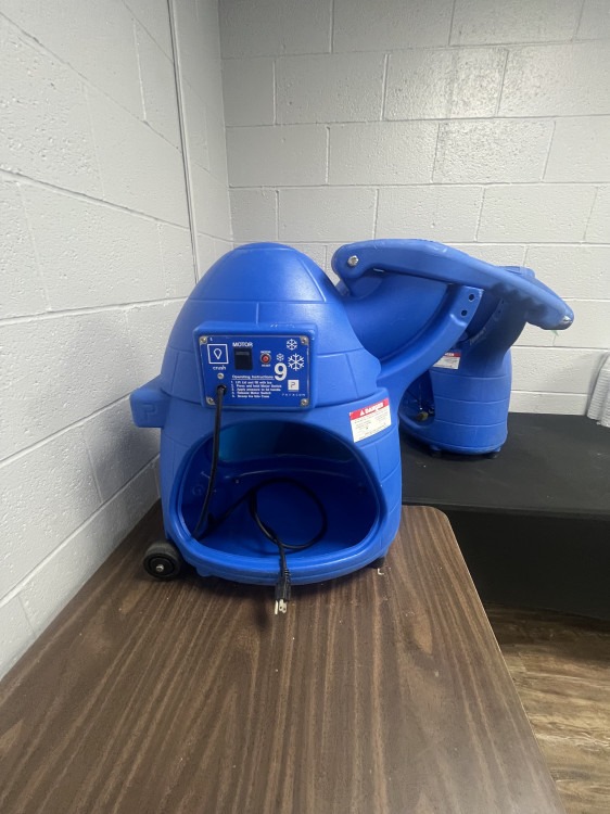 Snowcone machine